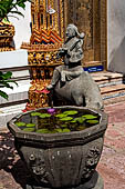 Bangkok Wat Pho, entrance detail of the western vihan around the ubosot. 